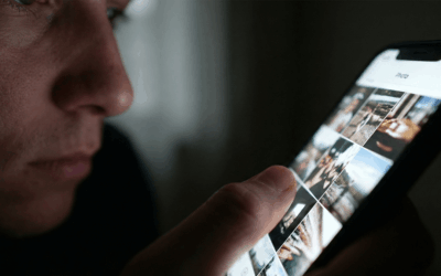 Dallo scroll alla parete: perché la fotografia torna a occupare spazio